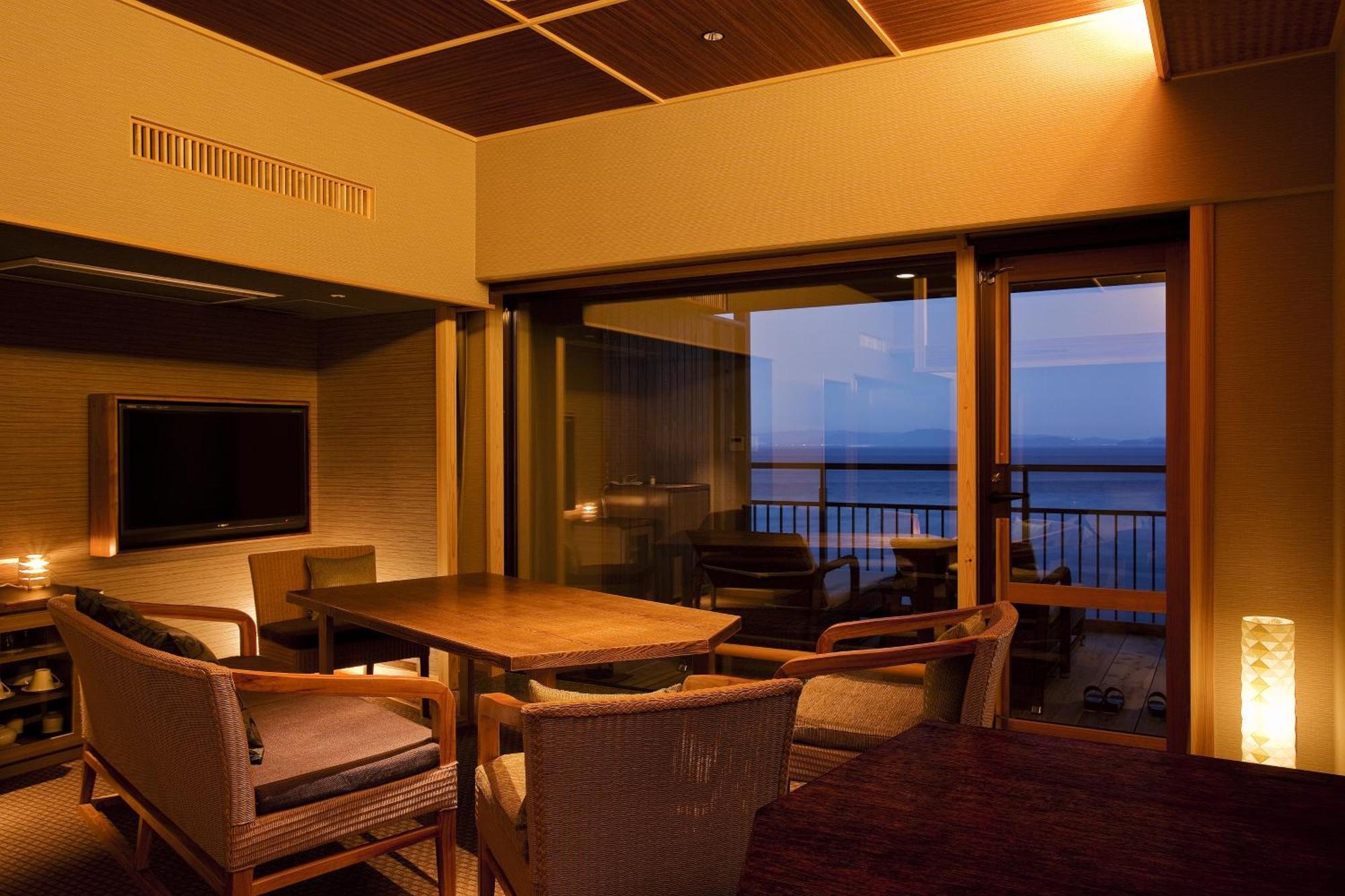 Hotel New Awaji Sumoto Екстер'єр фото