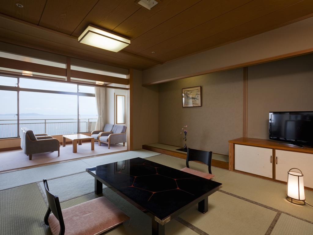 Hotel New Awaji Sumoto Екстер'єр фото